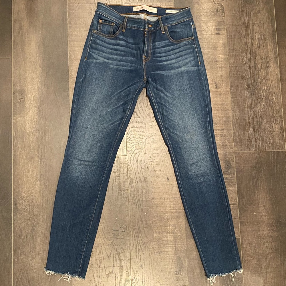 Guess size 28 mid rise raw edge jeans